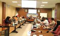 برگزاری جلسه بازآموزی بررسی چالش‌های برنامه سل ویژه پزشکان و کارشناسان 